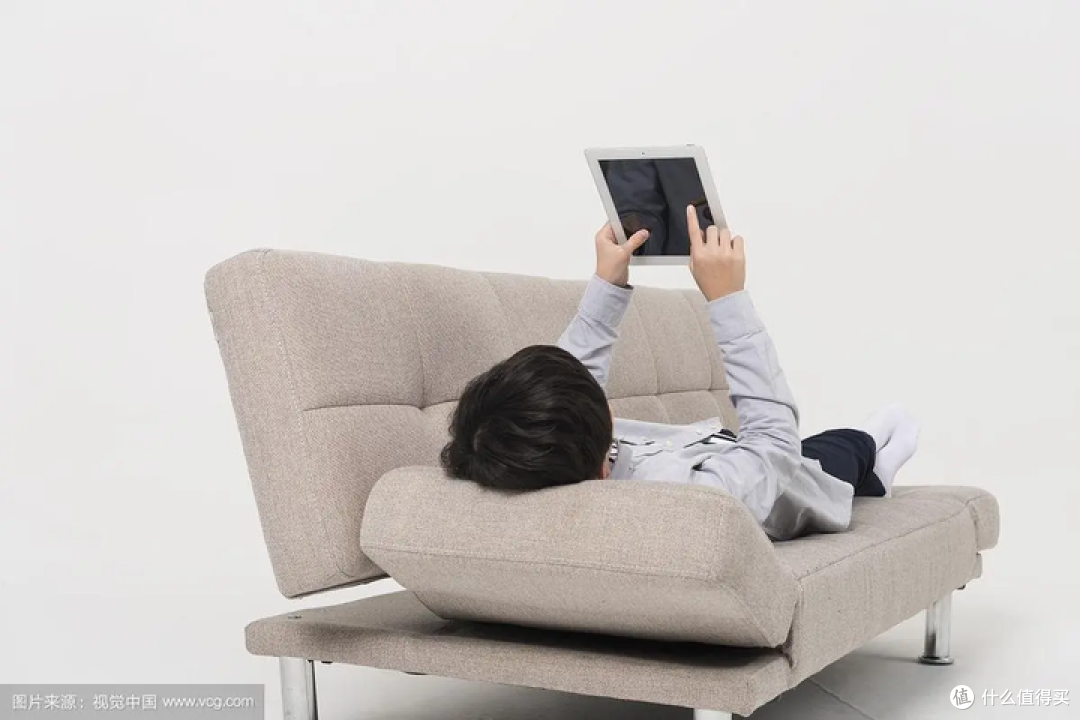 给小学生学习用，是买学习机好还是买平板电脑装学习软件好？