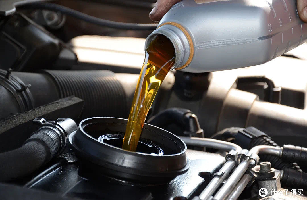 嘉实多机油，不仅是润滑油，更是流动的科技