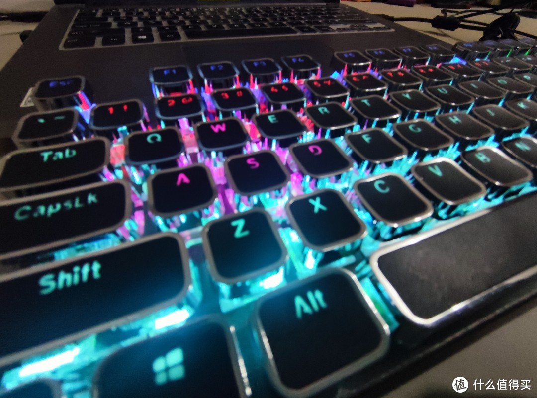 狼蛛 T500 机械键盘鼠标套装：酷炫来袭!