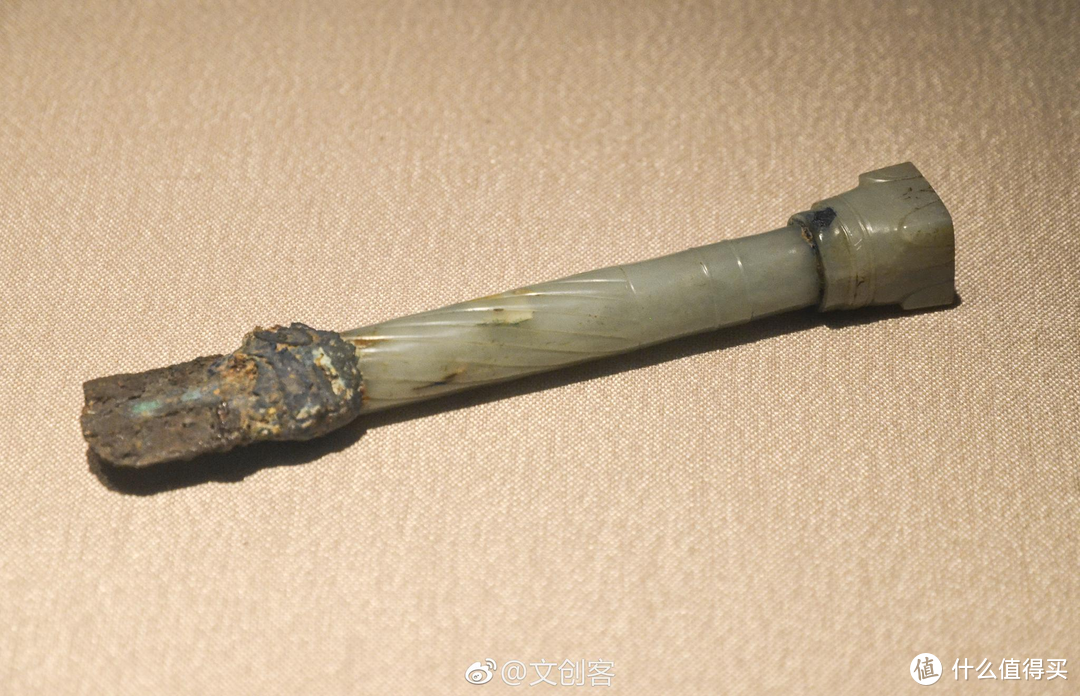 河南博物院——玉柄铁剑