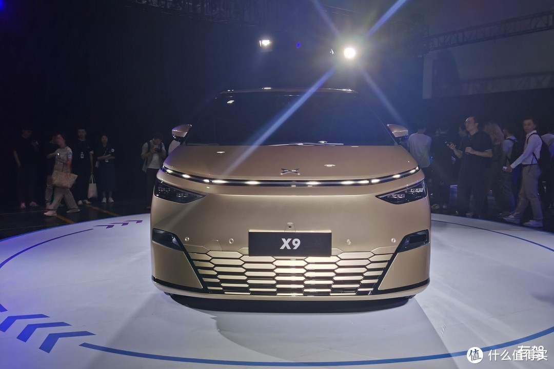 广州车展小鹏X9：未来驾驶的魅力之选