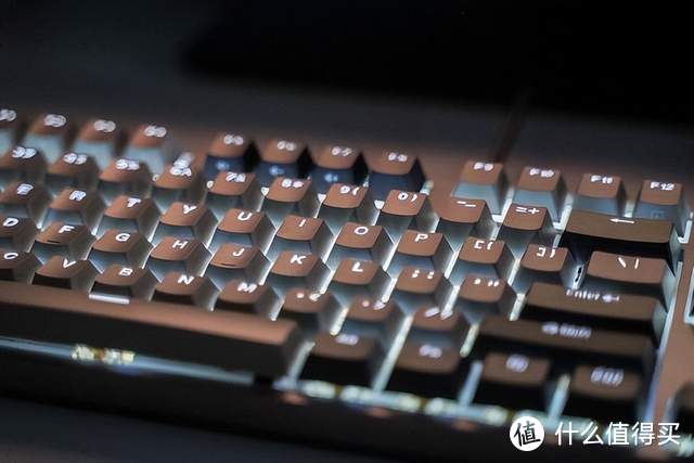 DURGOD杜伽K310深空灰白光限定版樱桃红轴机械键盘，一键打造不一样的体验！