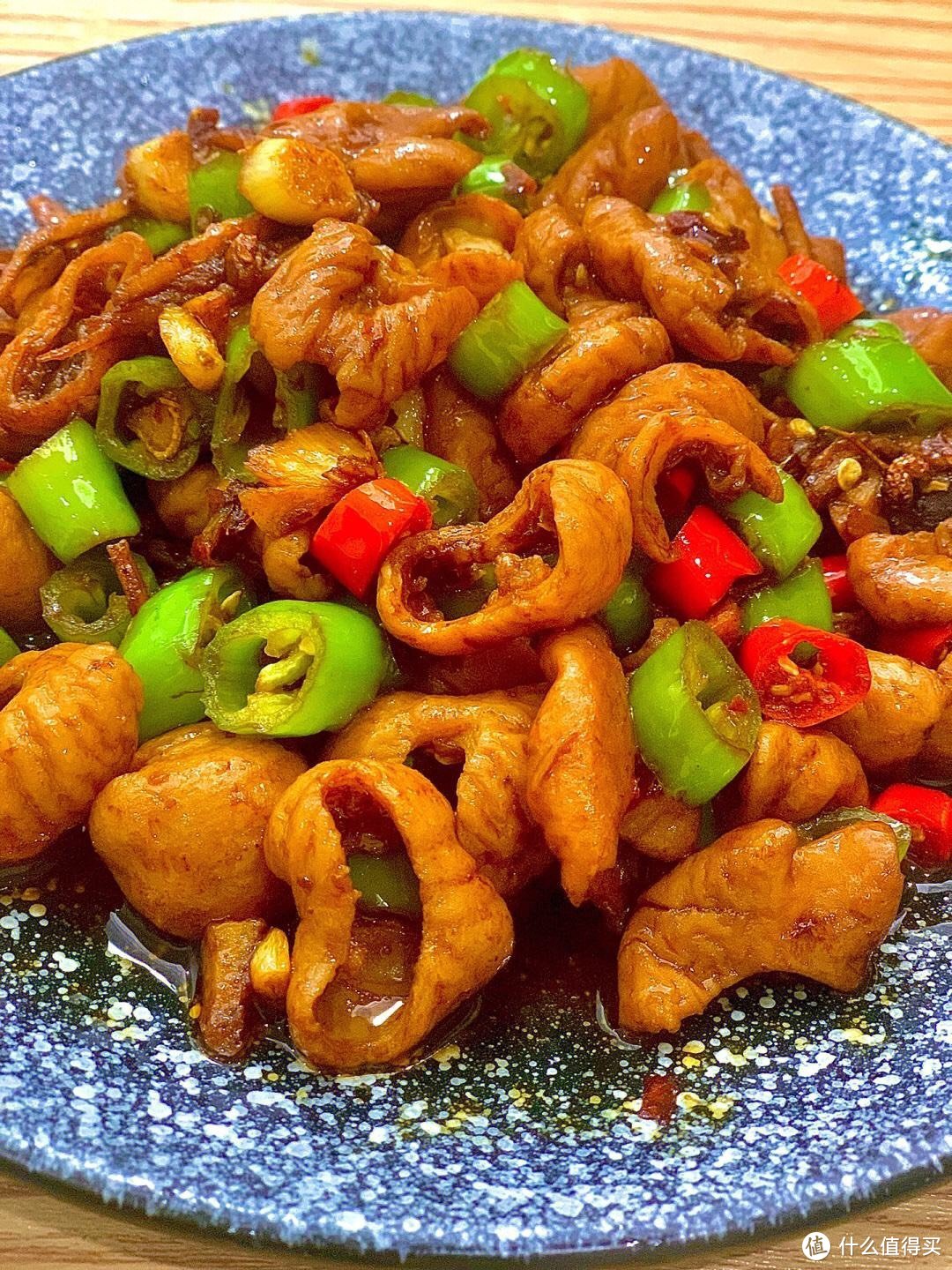 爆炒肥肠：一道经典的川菜，让你感受地道的重庆味道!