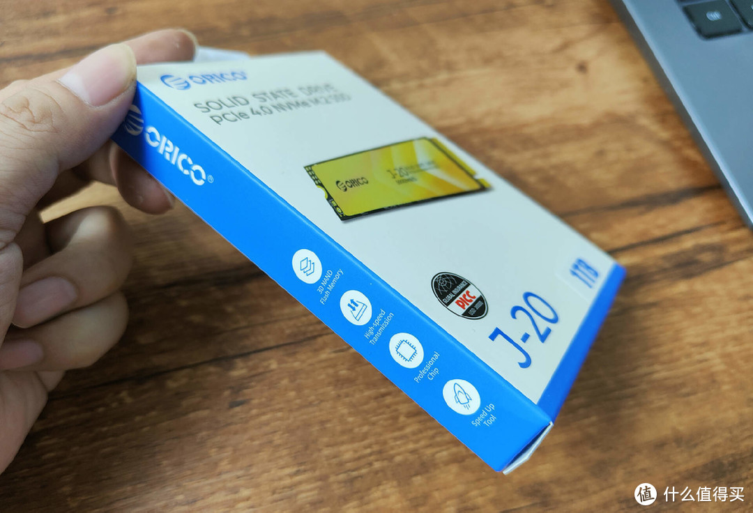 ORICO奥睿科存储固态硬盘+USB4 M.2移动硬盘盒测评，体验高速之旅！