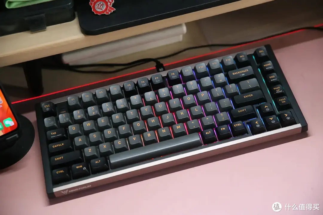 铭凡机械键盘-MKB i83新品开箱评测，83键、无线、三模、RGB有点香