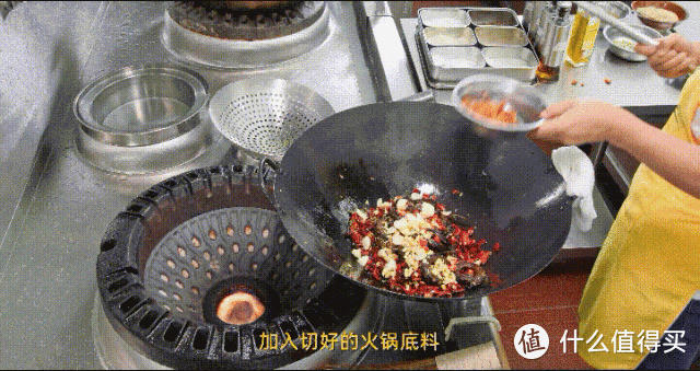 厨师长教你：“盘龙黄鳝”的家常做法，麻辣干香，回味悠长