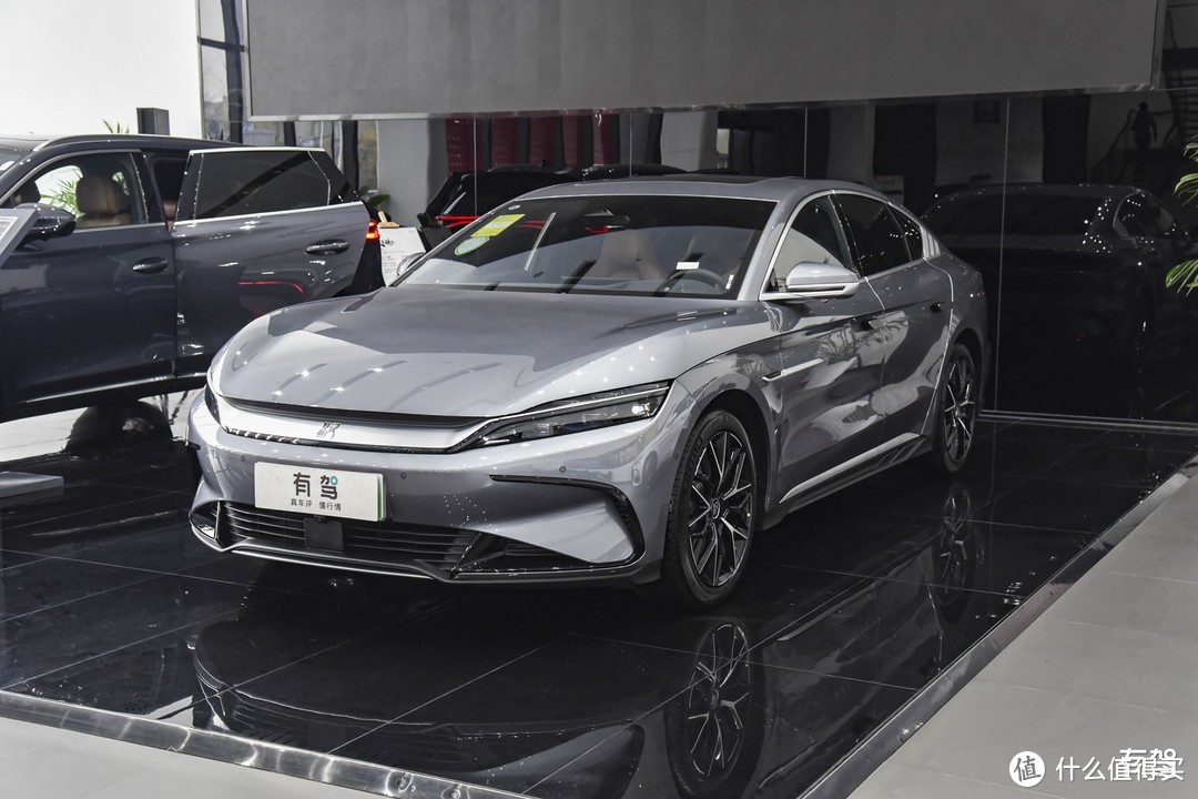 2023广州车展比亚迪汉一款魅力四溢的电动汽车