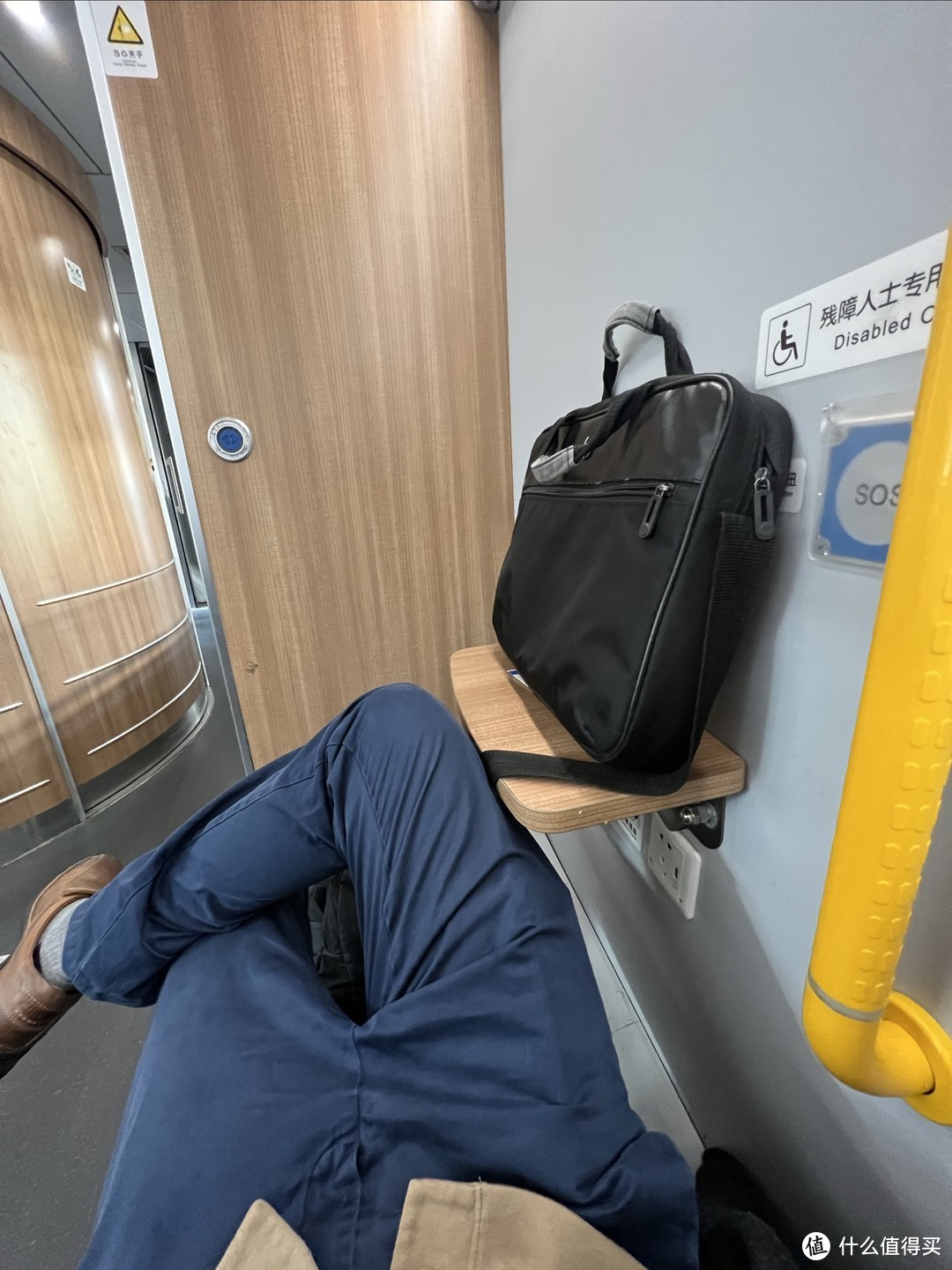 火车上，的残疾人专座！还是第一次遇到，感受12306的人间温度。