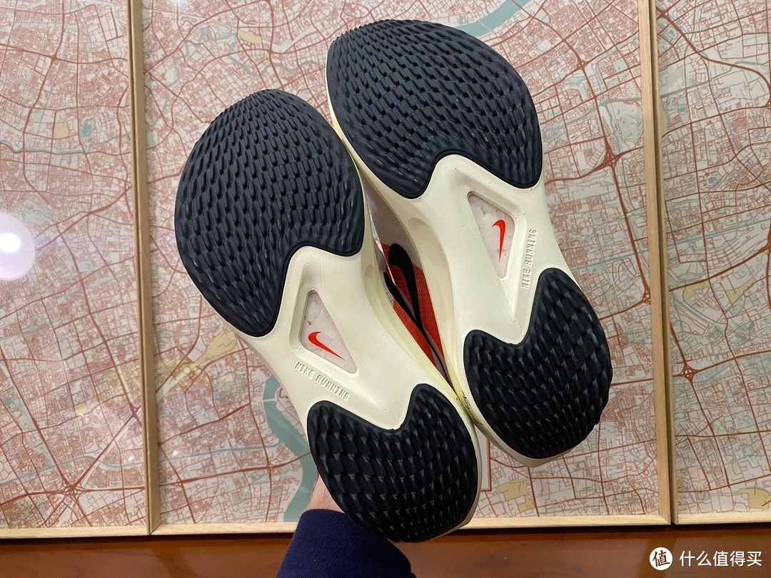 老婆第一次跑上马,我给她选了zoom&nbsp;fly&nbsp;5出战健康跑