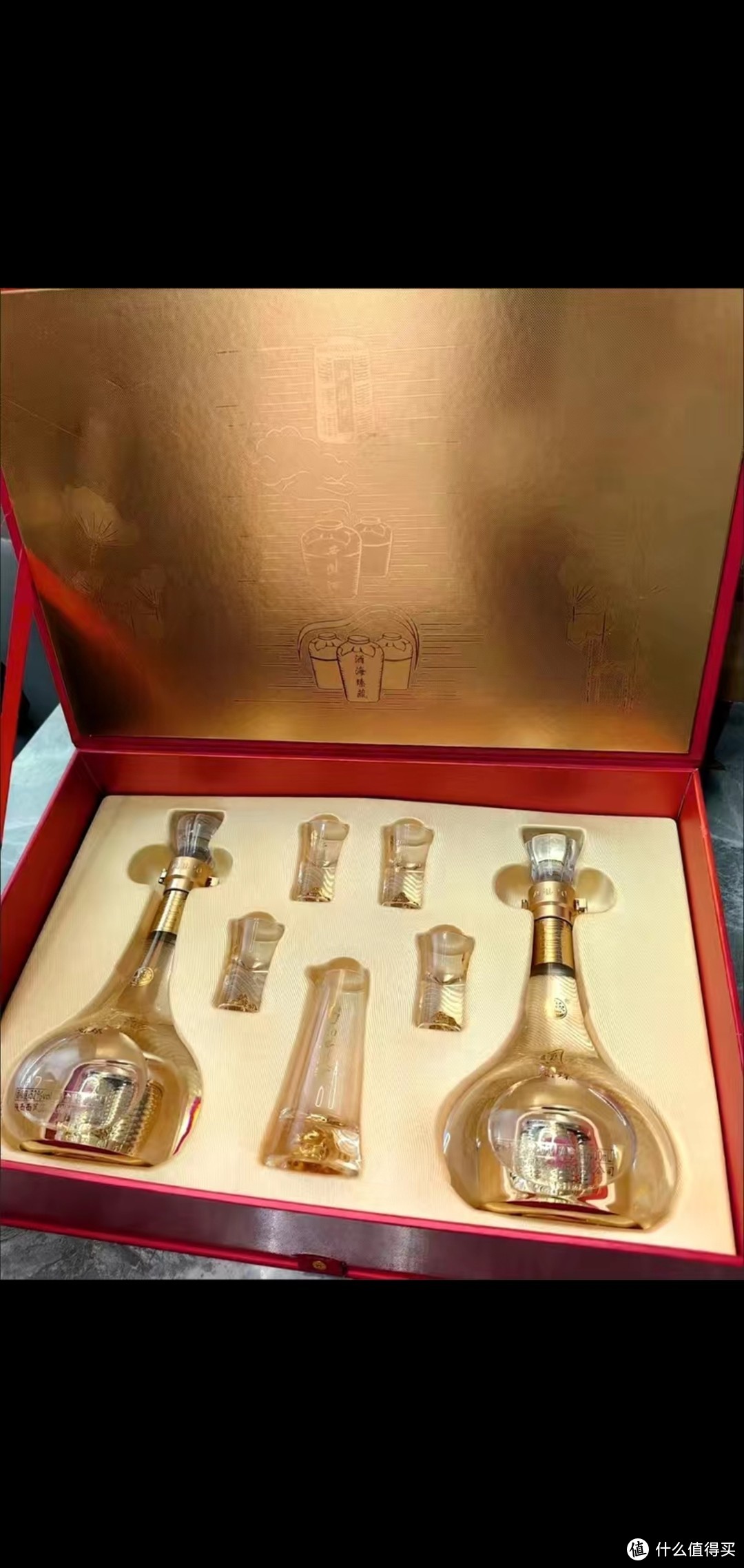 西凤酒20年52度白酒礼盒：传承经典，精致包装，风香醇香，醇厚甘润