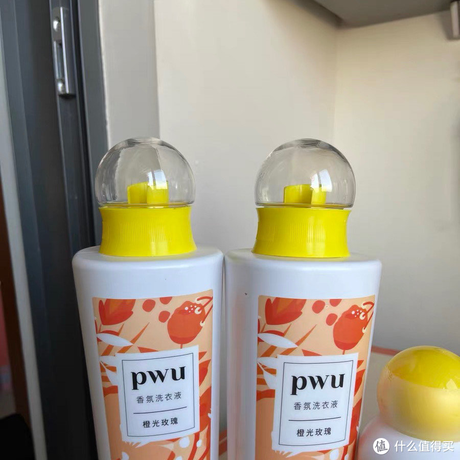 PWU灯泡香水洗衣液Q