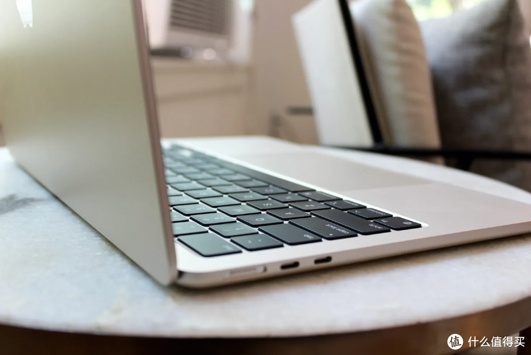 多重buff叠加！MacBook Air M2评测：极简设计+颜值实用并存，香吗