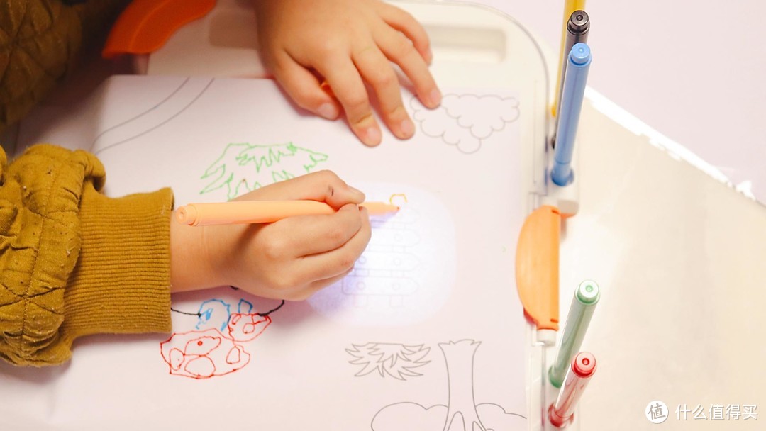 学优马早教智能投影画板：培养孩子的想象力和创造力