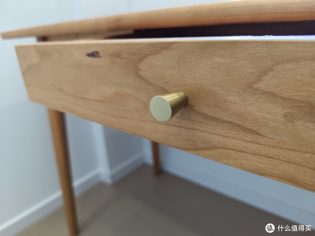 1500元买1.8米长樱桃木实木书桌大家觉得贵吗？