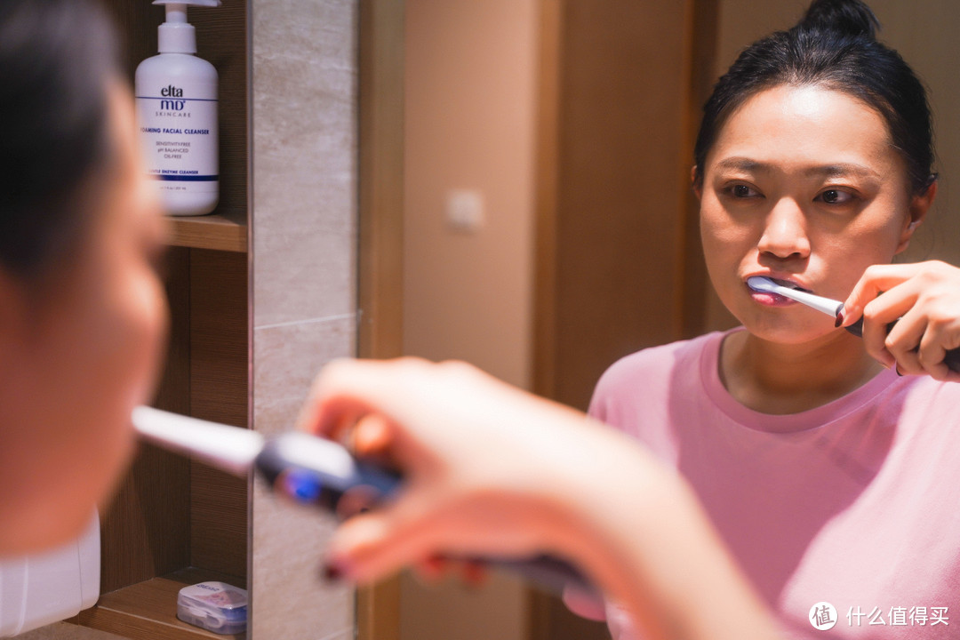 洁净刷牙不留死角，usmile Y10一款能让你明明白白刷牙的电动牙刷
