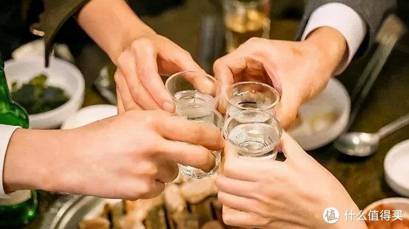 喝完酒口干是酒量不好？内行人：不是酒量不好，而是这3点原因