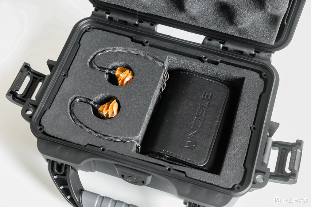 入手体验万元级旗舰耳机,四铁两骨传导打造noble spartacus,这是颜值