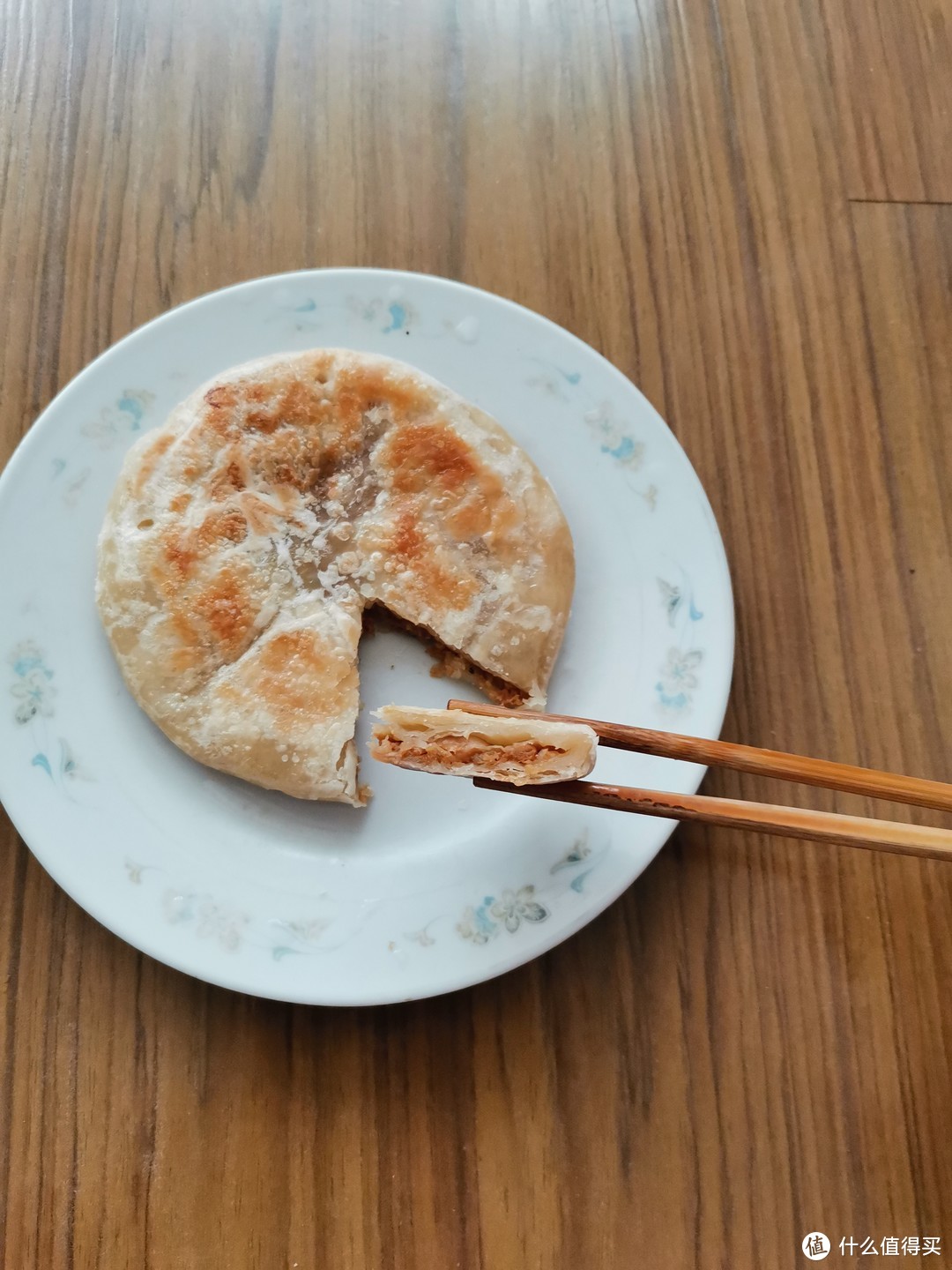 1.7元一个：皇家小虎牛肉馅饼，实惠又好吃【它跟市面竞品PK如何？】