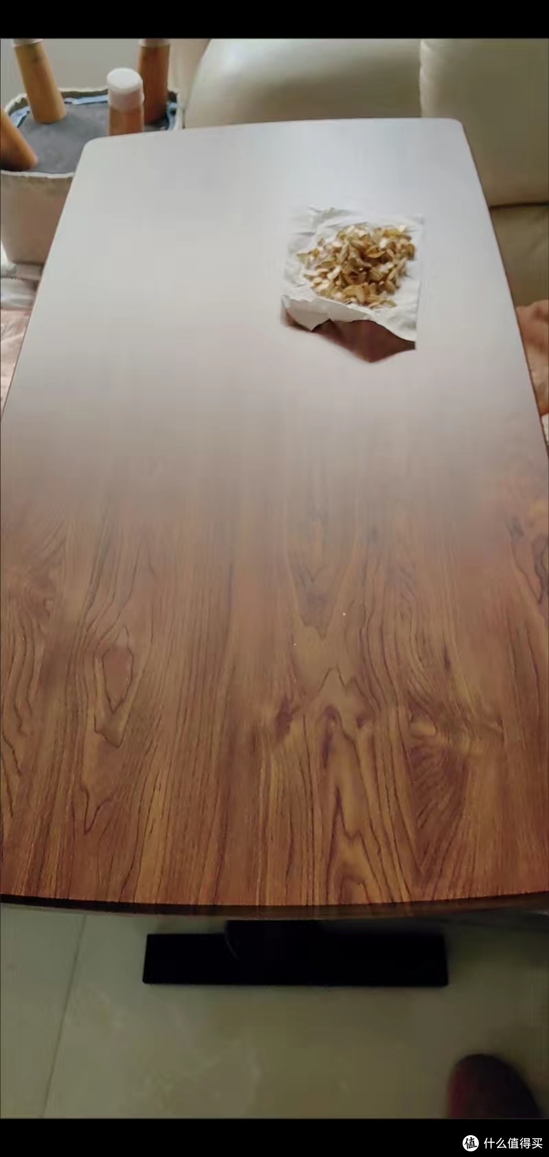 床边小桌子：多功能床边桌，升降调节，稳固承重，加粗钢架加大桌面，让生活变得简单美好