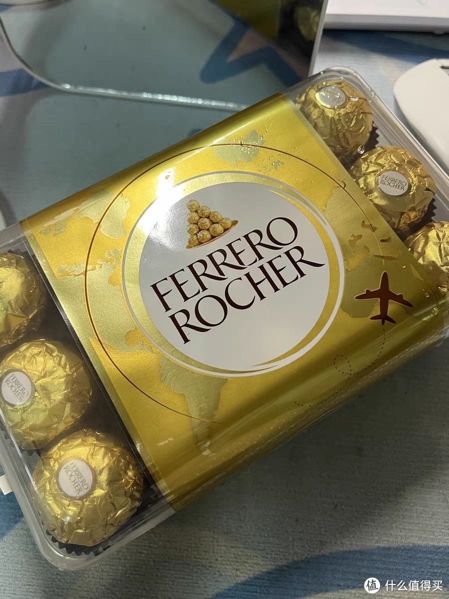 品味纯正，尽享甜蜜——费列罗巧克力的诱惑。
