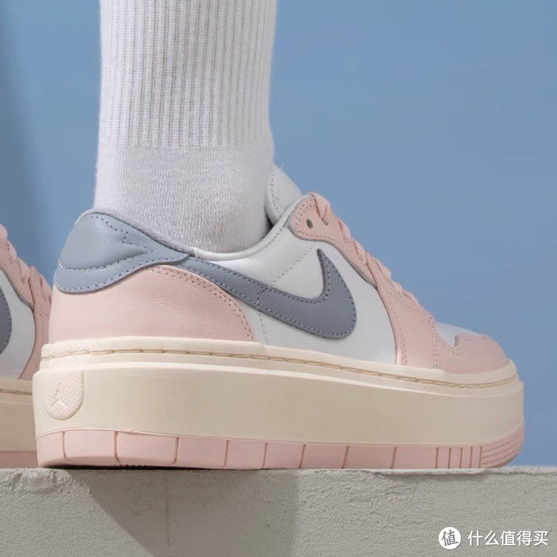 AIR JORDAN 1 ELEVATE LOW 女子运动鞋：经典与时尚的完美融合