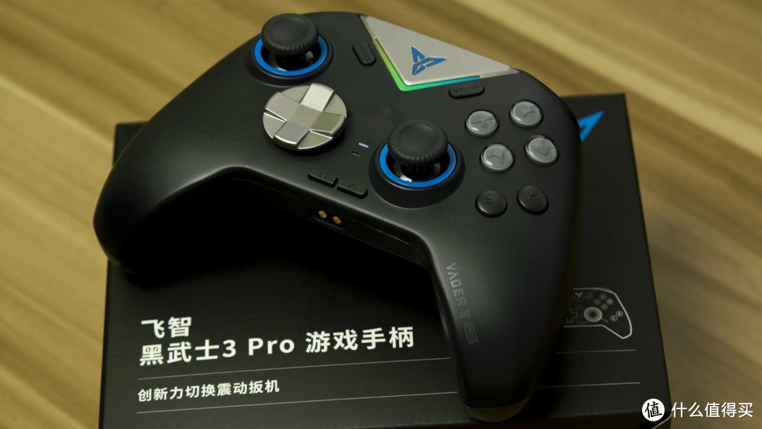 飞智黑武士3Pro拆解评测，抹平国产手柄和Xbox手柄之间的差距