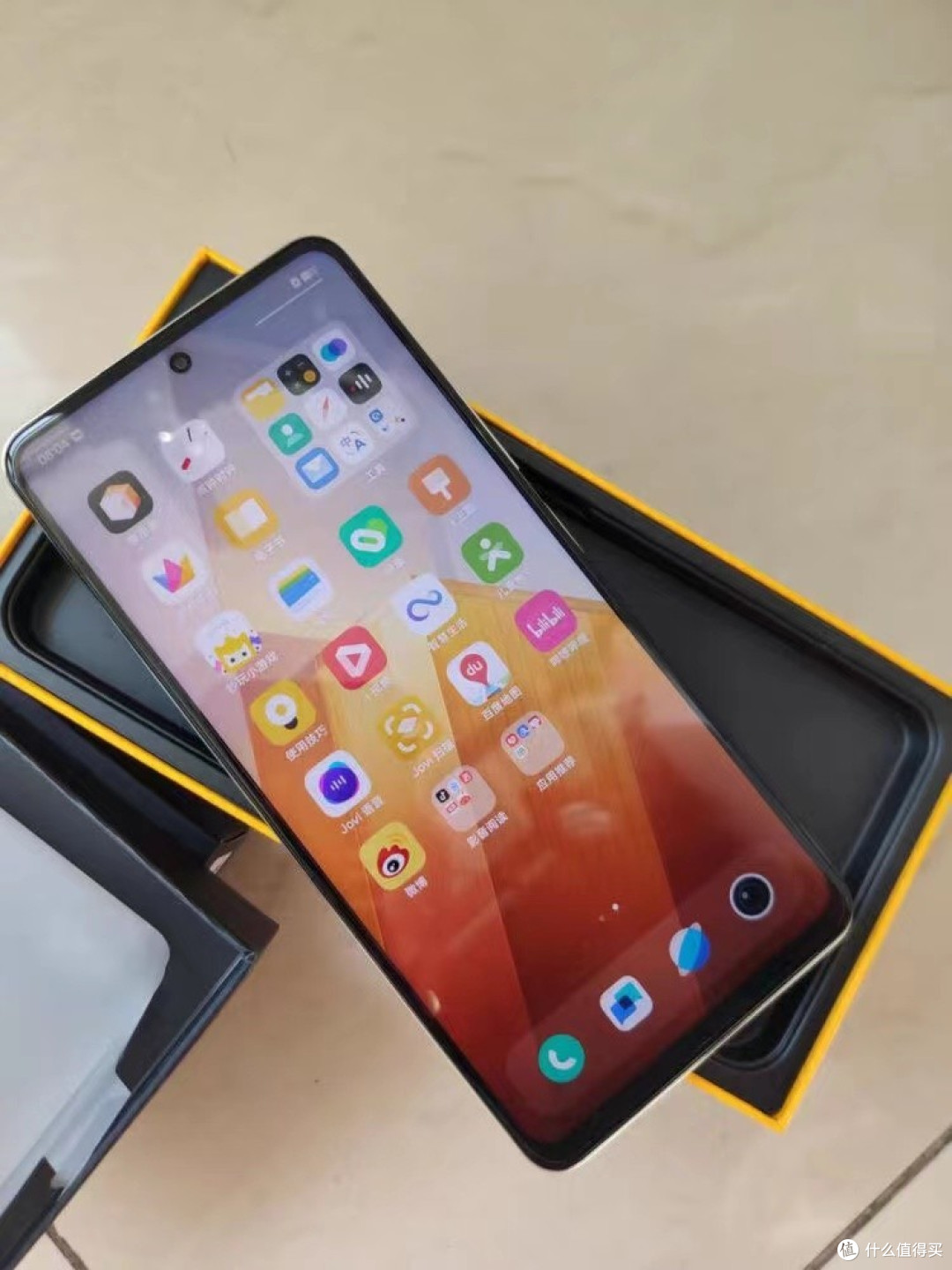 vivo发力了6000mah大电池44w骁龙6gen1256gb内存跌至1299元