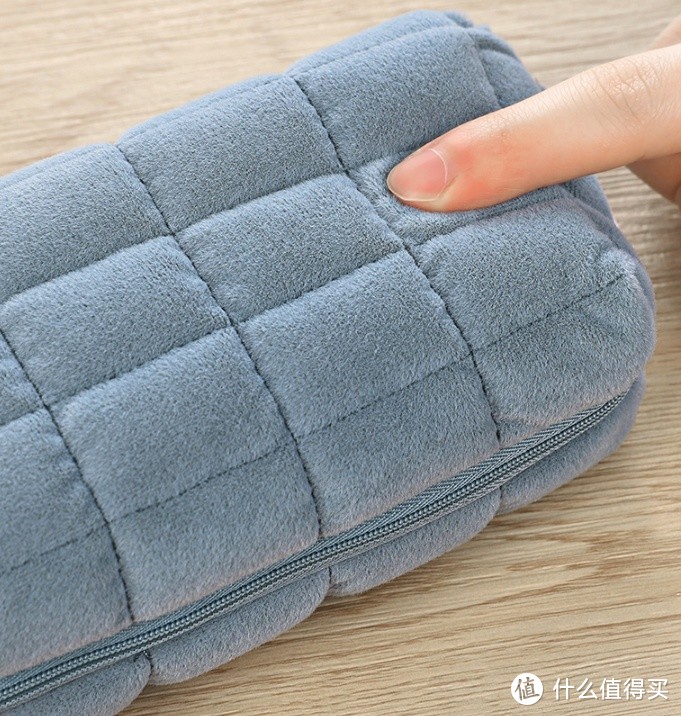 国誉（KOKUYO）枕枕包，可当垫枕的多功能文具袋