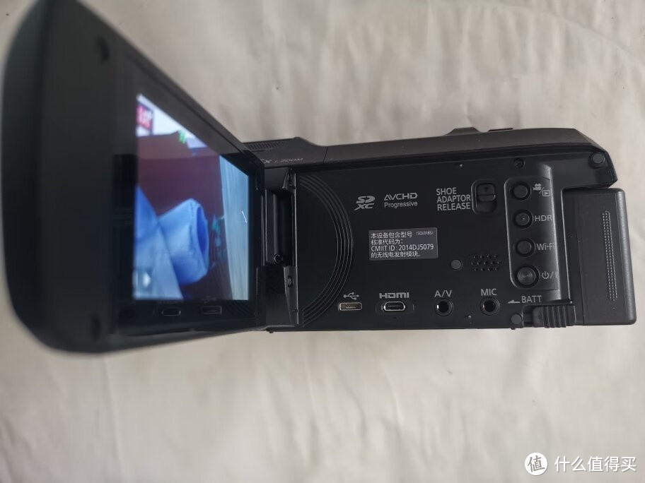 松下VX980：家庭记录与直播的绝佳利器，4K高清数码摄像机测评