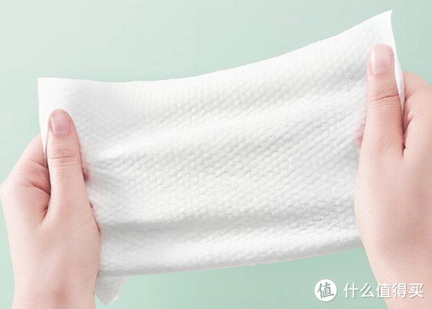 云柔巾与棉柔巾有啥区别？有什么优缺点？怎么选对婴儿更合适？