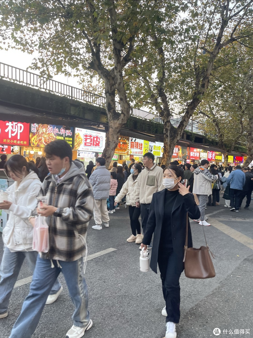 众测｜江汉路的水塔美食一条街才是武汉必打卡的小吃街吧
