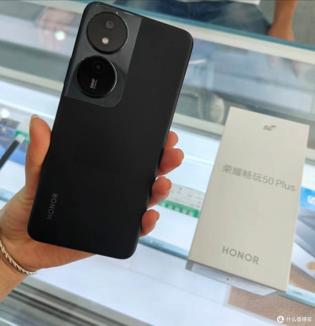 荣耀找到新战场,千元机持续爆发,6000mah 12gb 256gb仅1139元