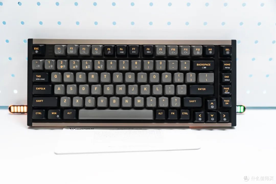 炫彩背光 三模连接,售价399元!铭凡mkb i83机械键盘有点酷