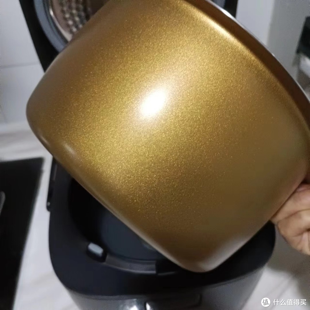 这款松下铜釜 IH 电饭煲是居家必备神器，让你的生活更美好！