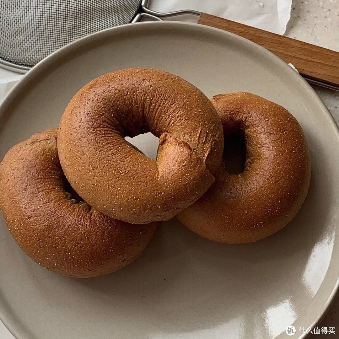 生椰拿铁贝果：口感独特的新式面包