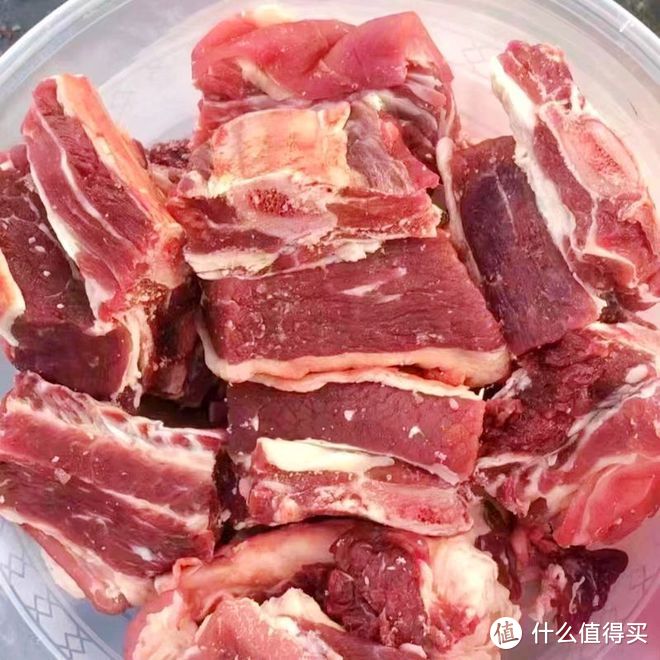 牛肉贵还是羊肉贵？比比看，我们太幸福了！