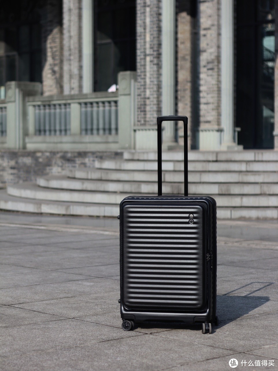 有面的行李箱：让你的出行更加得体！