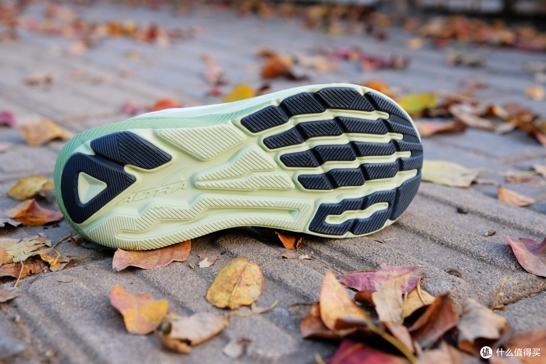 "零落差"家族的叛逆小子:4mm落差altra奥创fwd&nbsp;experience跑鞋