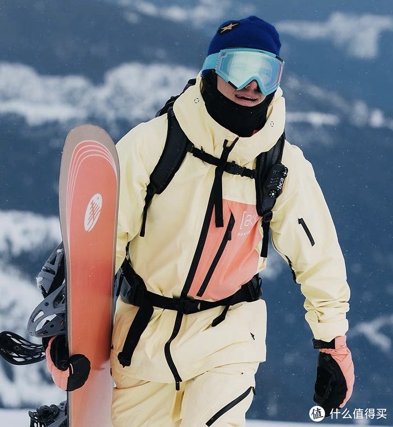 "BURTON伯顿男士[ak]CYCLIC滑雪服：创新与实用的完美结合"