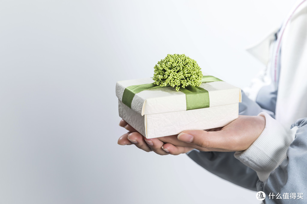 送领导同事的圣诞节礼物：实用职场诚意推荐！