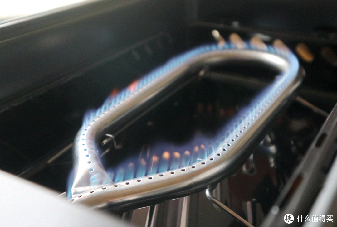 炭烤、气烤、电烤全安排，煎烤炖均可的奔驰聚趴炉