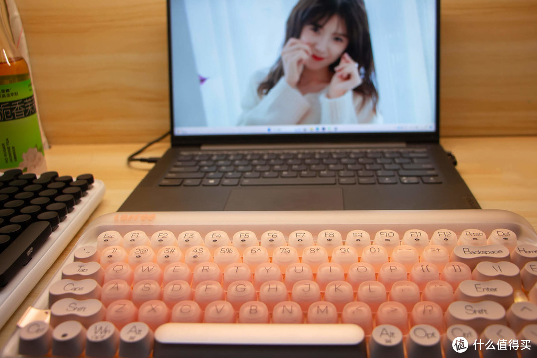女生完全不能不剁手的机械键盘，洛斐LOFREE粉底液三模84键测评