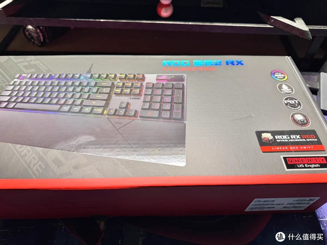 ROG游侠2 RX轴机械键盘是一款专为游戏玩家打造的键盘