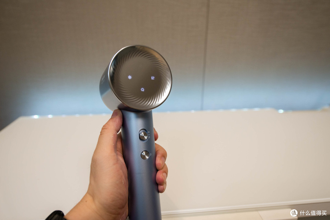 护发吹风机应该怎么选？等离子护发效果到底如何？四款国产热销护发吹风机横评，你想买的都在这里
