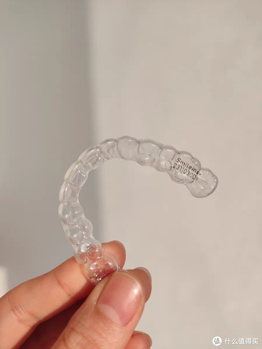 隐形透明牙套：为成人门牙外突、牙缝龅牙定制的矫正神器