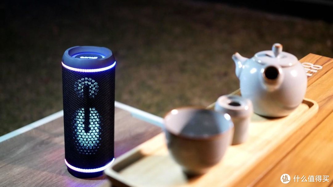 露营好物：雷登X30户外便携蓝牙音箱，澎湃重低音，RGB炫彩灯效