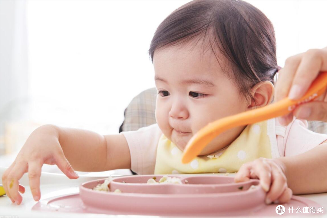 宝宝多大可以吃大人的饭菜？儿科医生提醒：不能早于这个时间