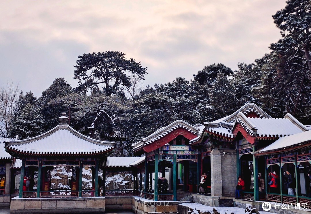 投石问路：用iQOO12手机摄影记录北京谐趣园的雪景