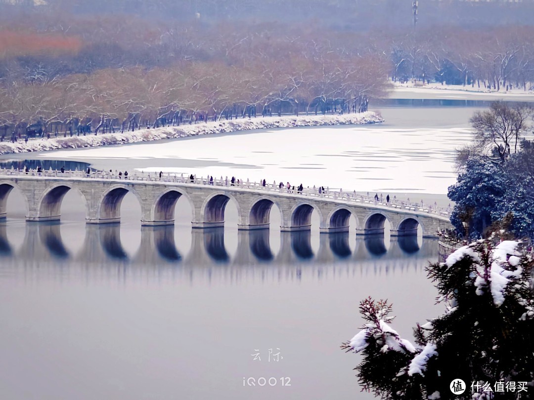 投石问路：用iQOO12手机摄影记录北京谐趣园的雪景