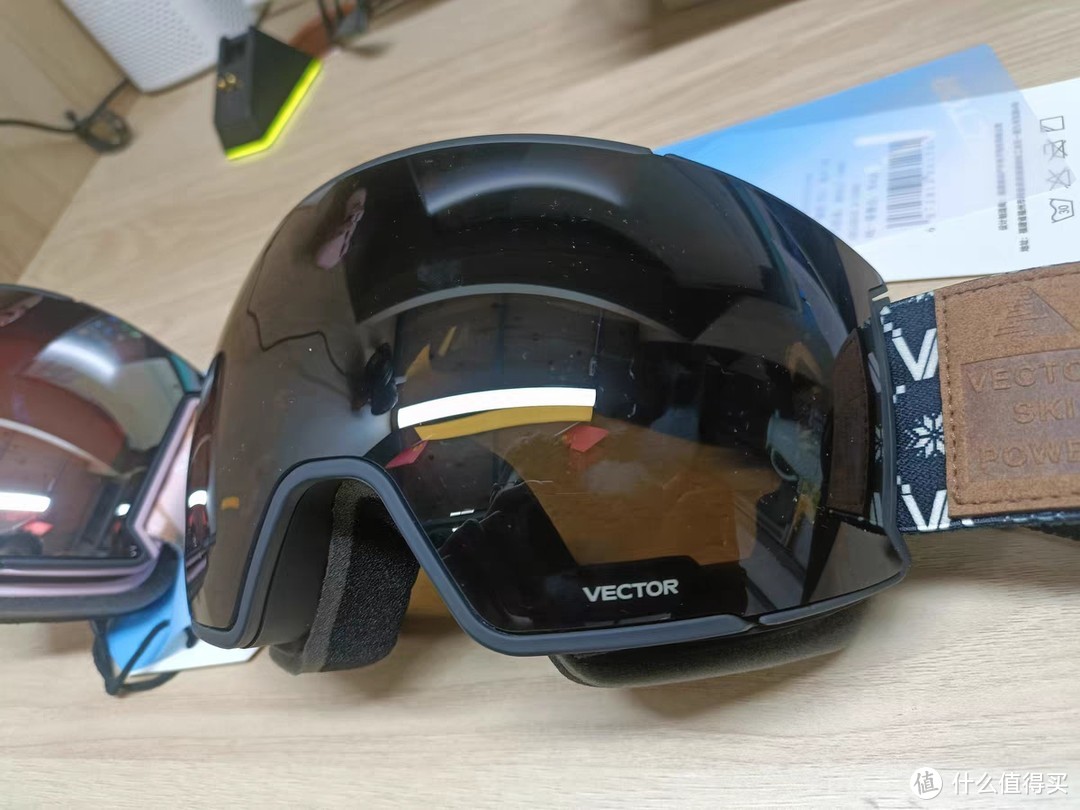 冬季滑雪必备神器！VECTOR磁吸滑雪眼镜，让你畅享雪地乐趣！